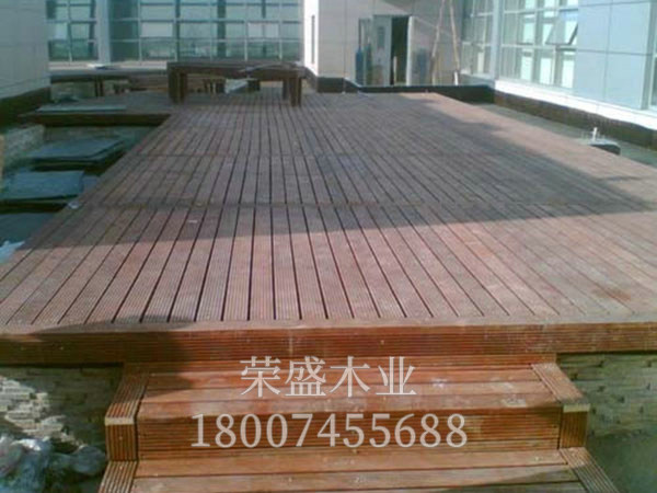 地板